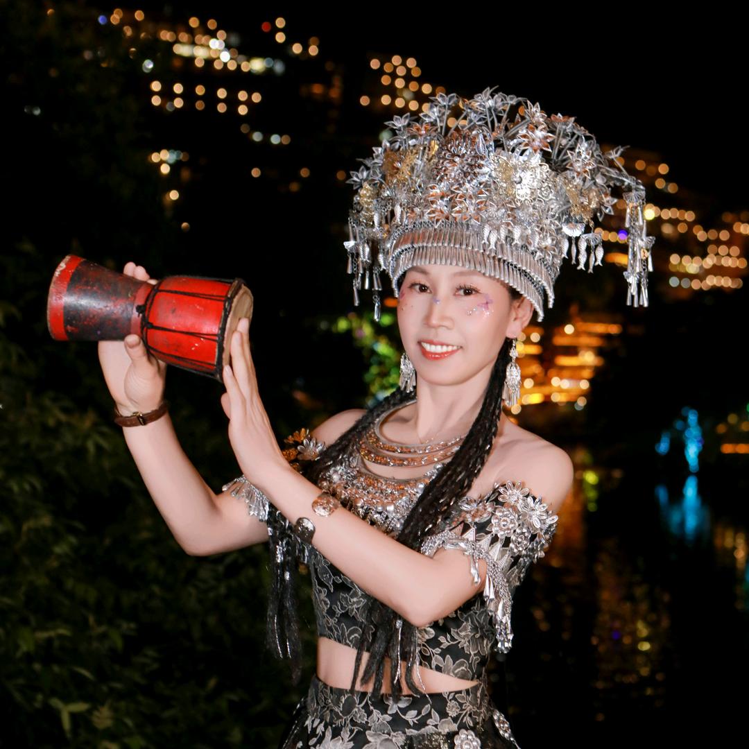 依百分女装一芸嬉