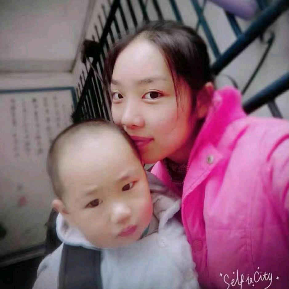 罗丽容