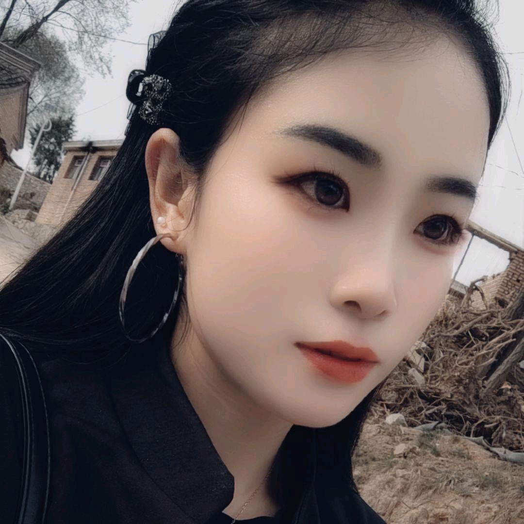 @鲍鲍 **