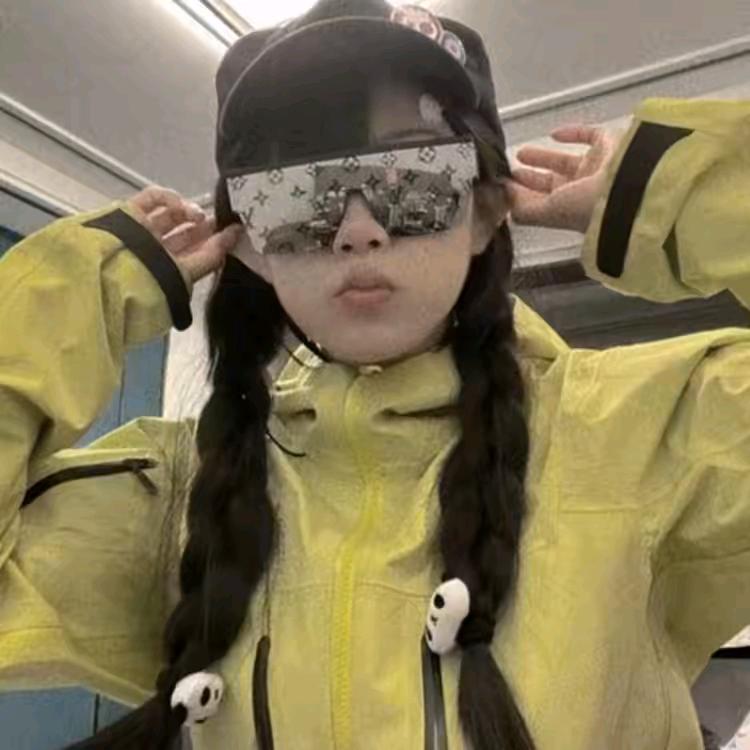 秋秋很哇塞
