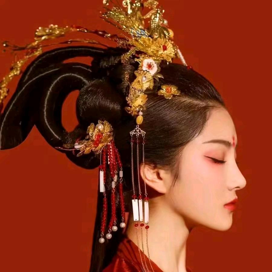 ✎ᨳᩚ☻ 凌 ☘︎𝒜.薇☺︎ᯓ✨ ᨳᩚ