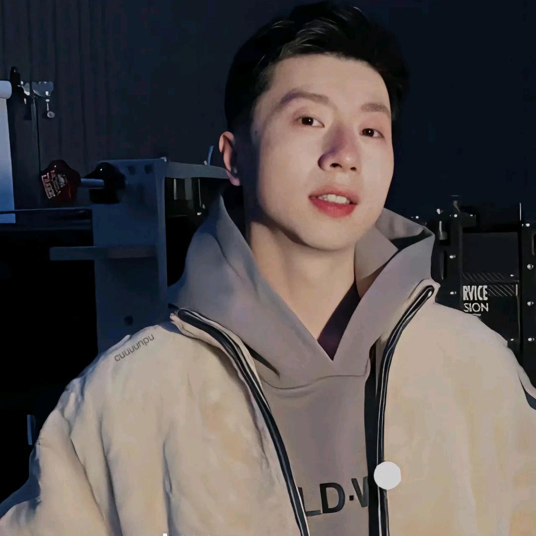 龙队小跟班嘿嘿