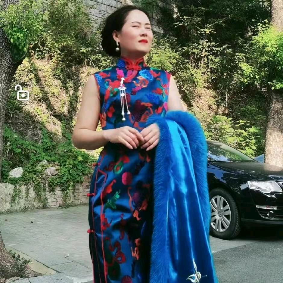 南京素锦旗袍