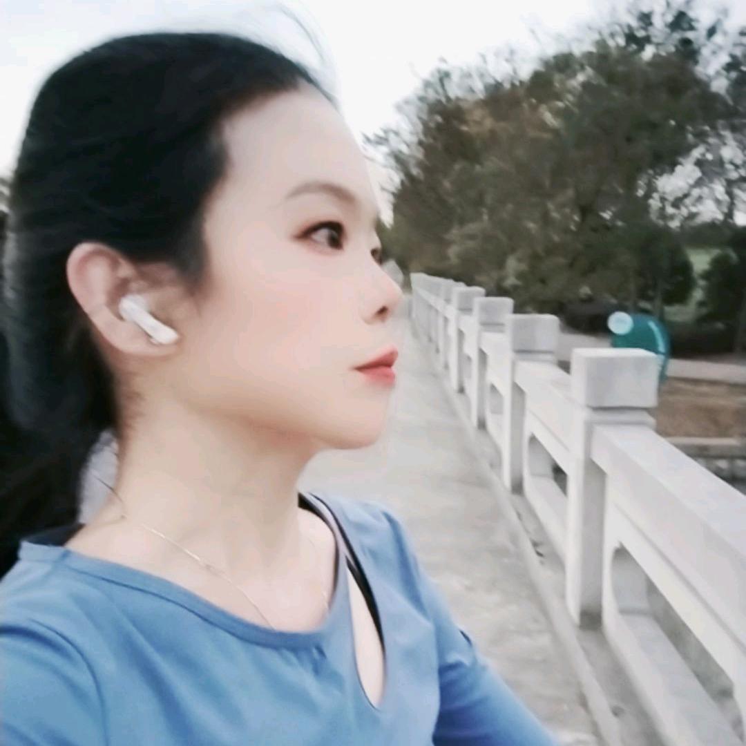 燕子超慢跑早上六点晚上七点