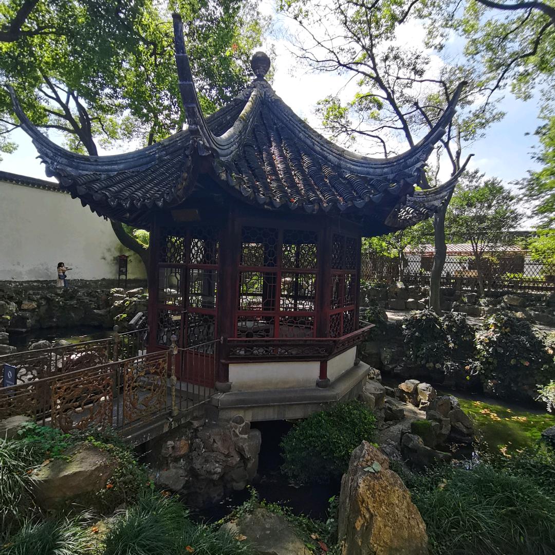 闭眼听风&