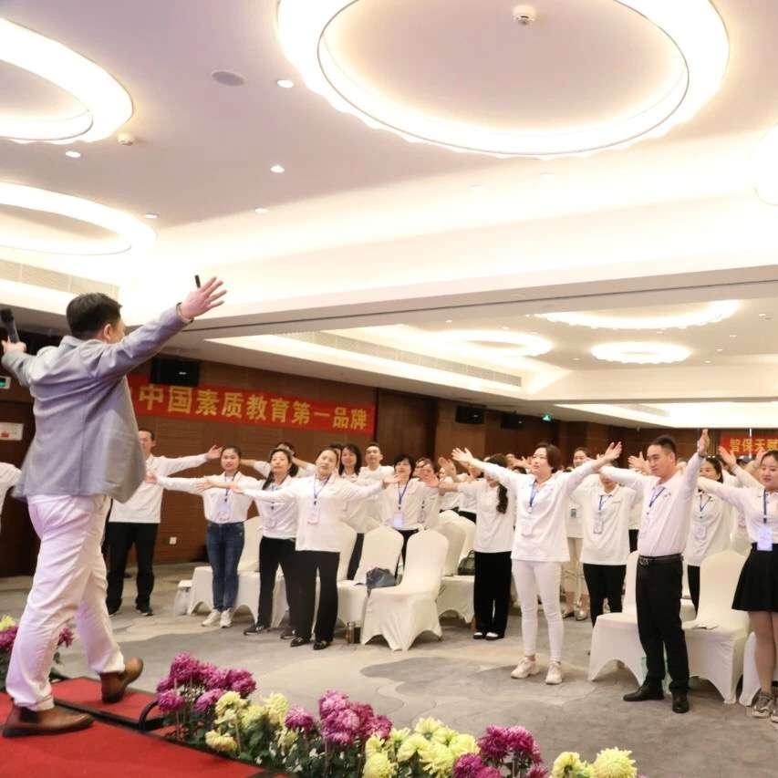 青少年三维能力提升导师