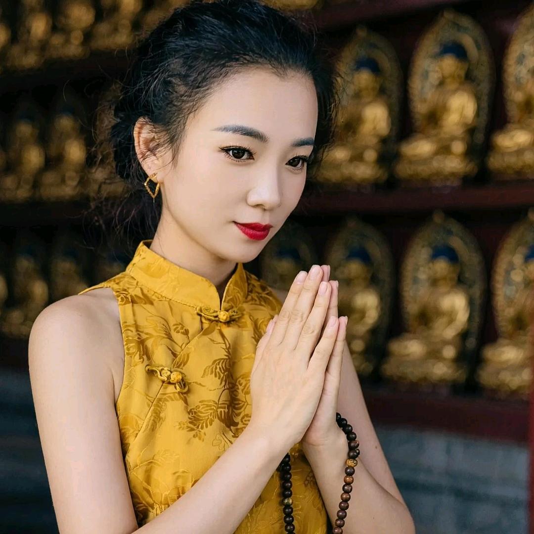 莹莹之恋（请不要连赞）