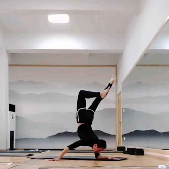 陈伟YoGa