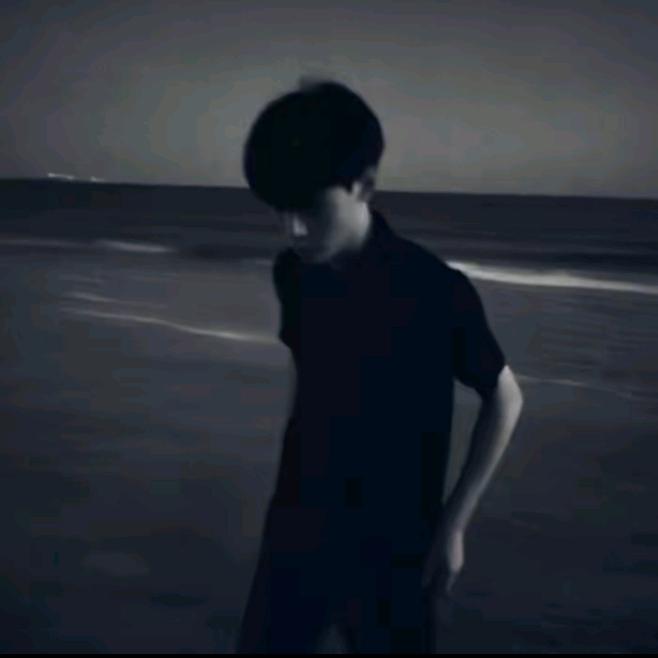 王小茗.