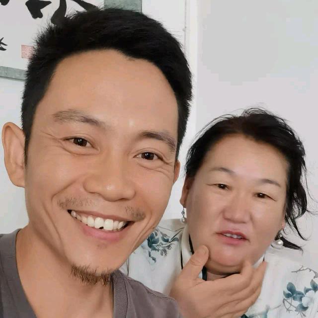 小凯和老板娘