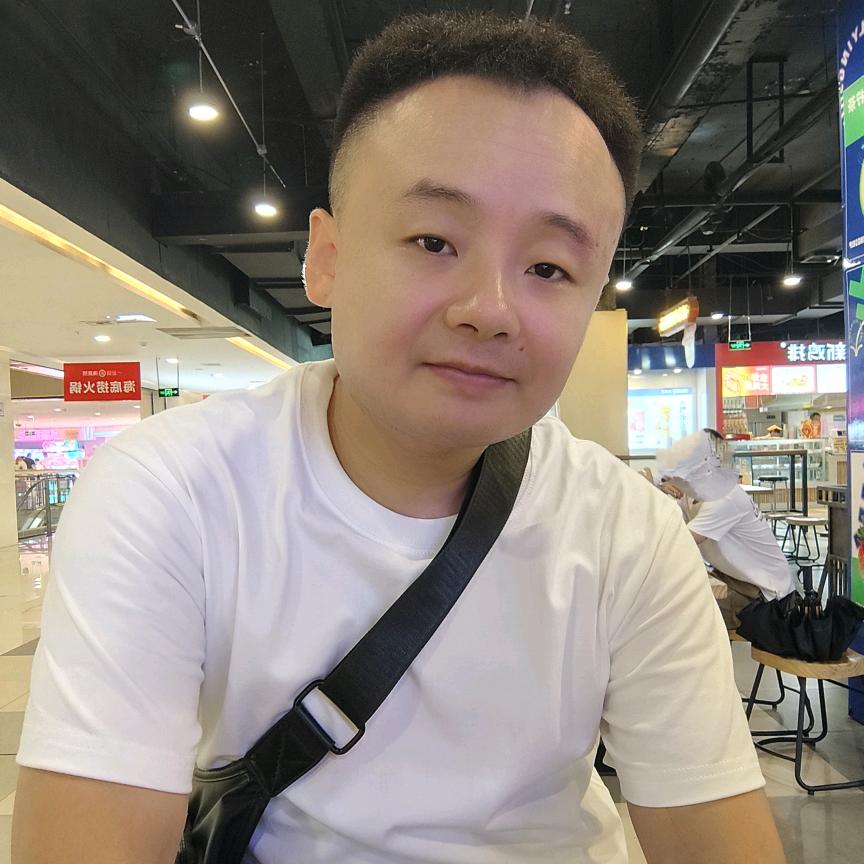 华晨灯光音响 • 李恩宇