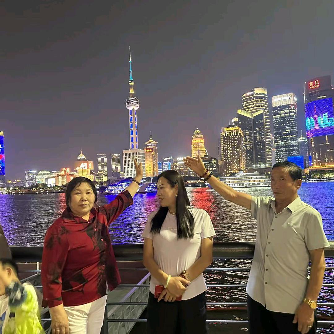 孤独的  霞