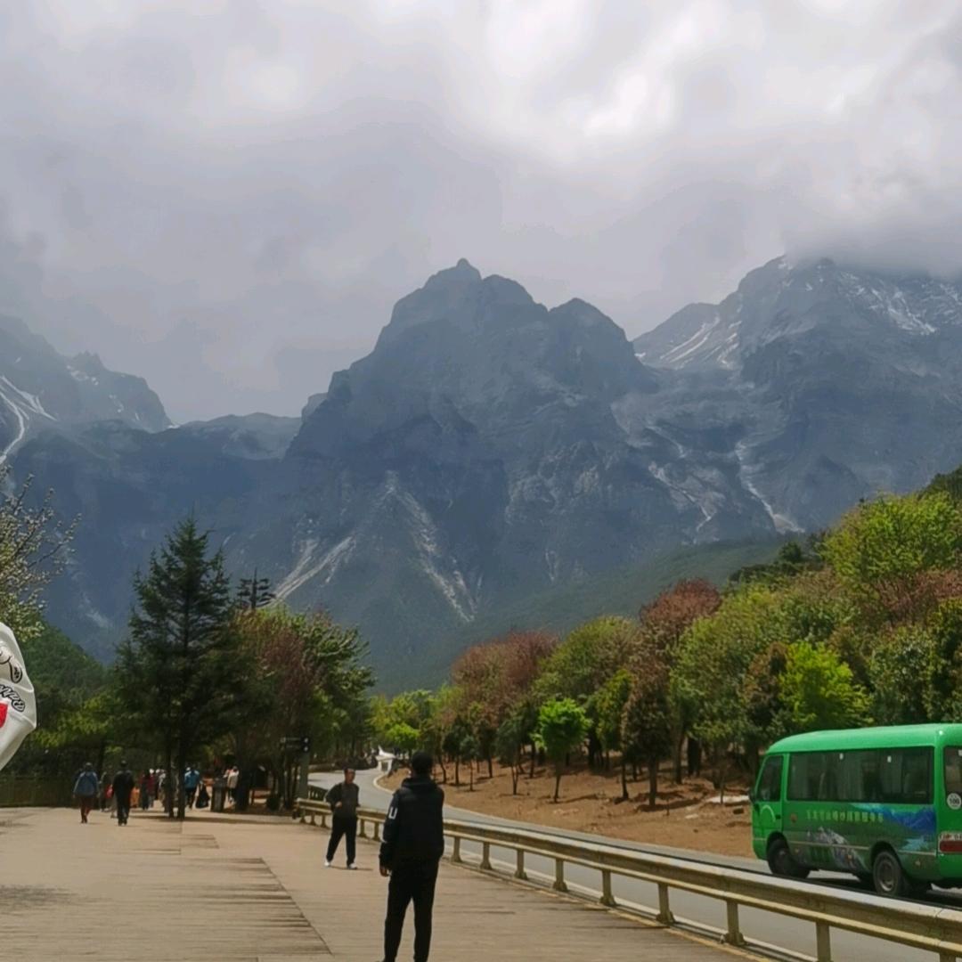 丽丽愿上巐