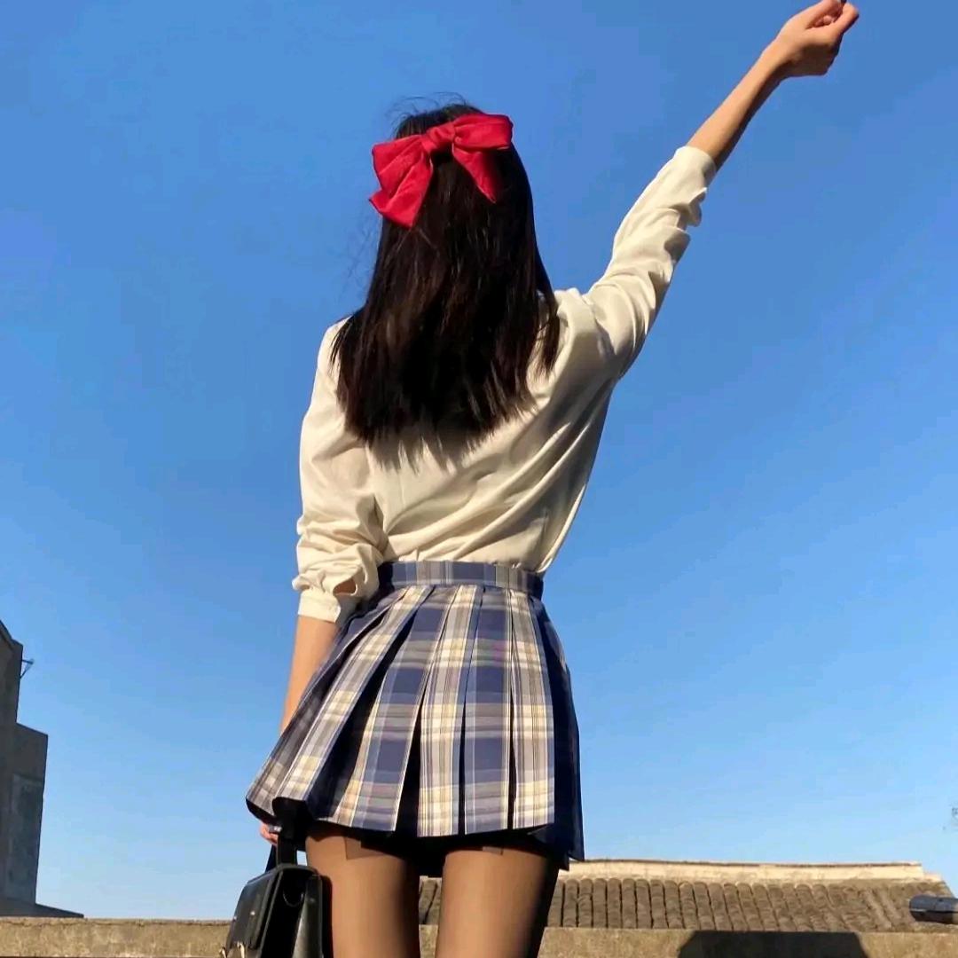 鄢凝云商贸商行