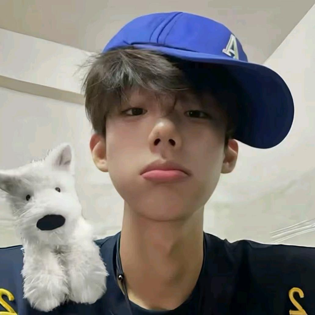 24K“小帅”    游泳键身