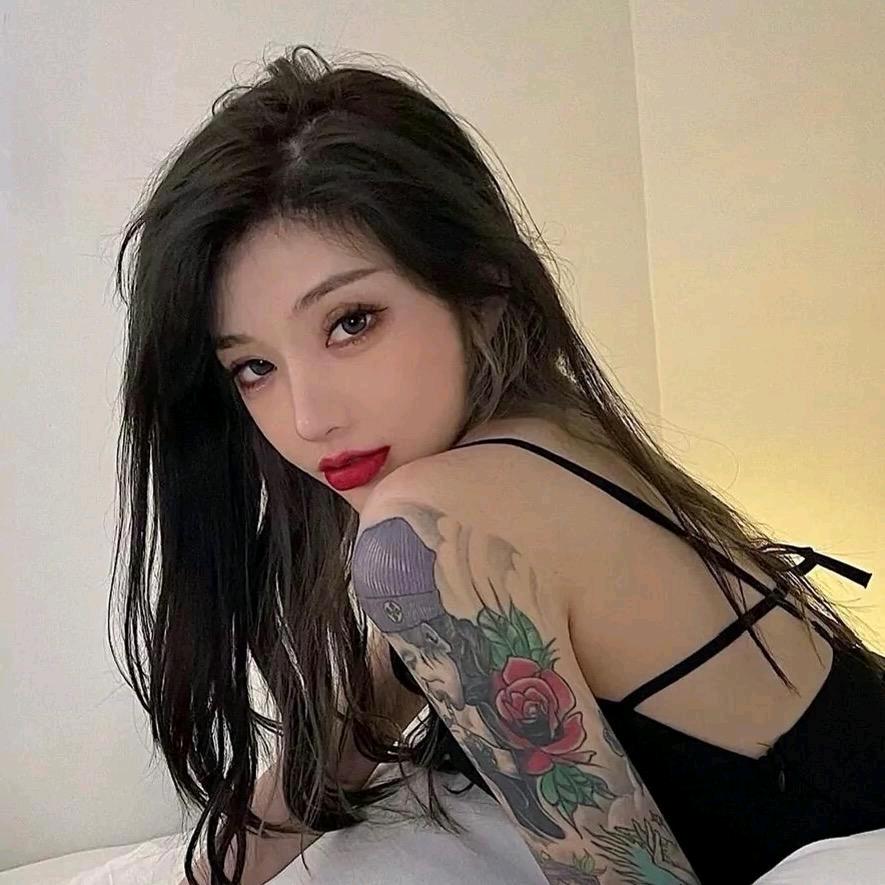 高 雯 芯