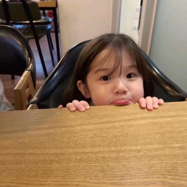 悲伤李大小姐想去海边儿买束花.