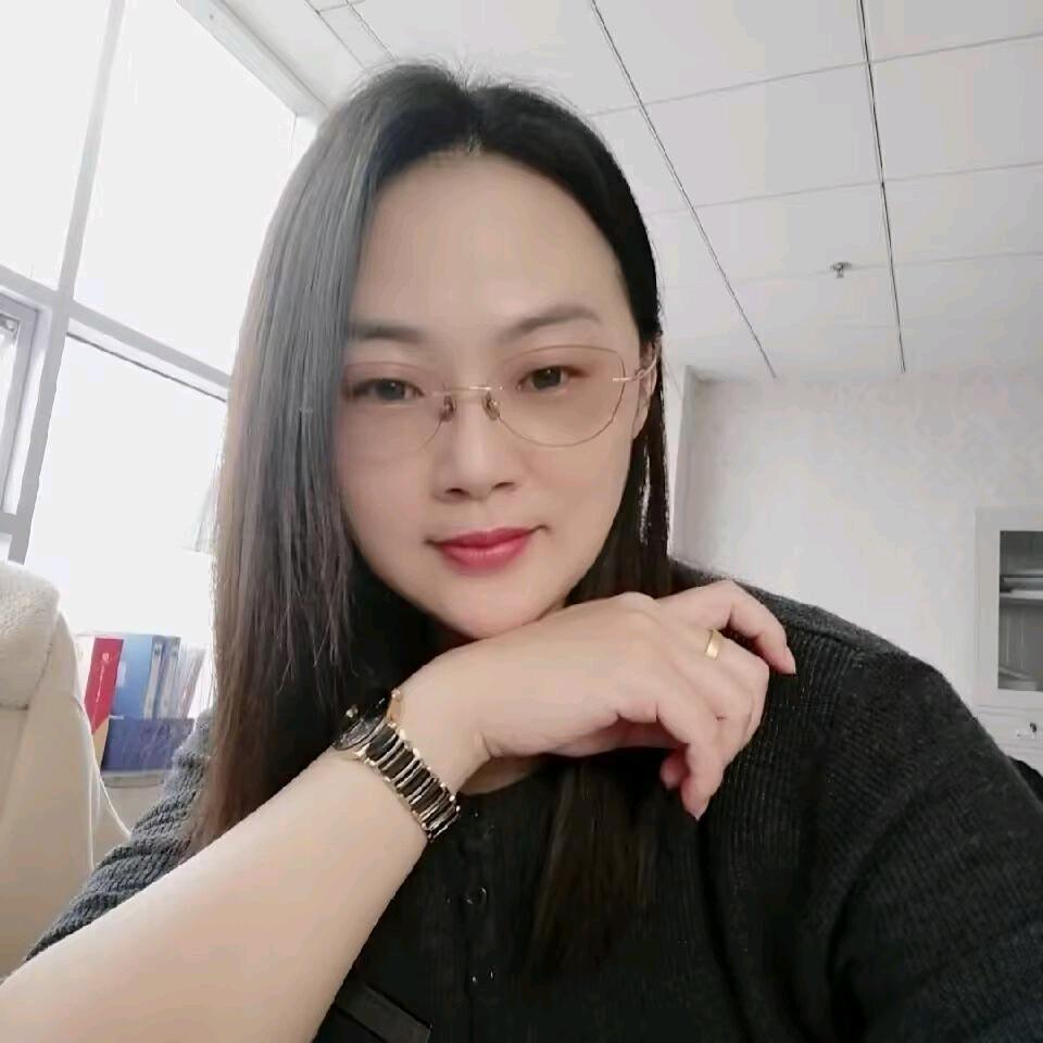 丽娜-娜福居
