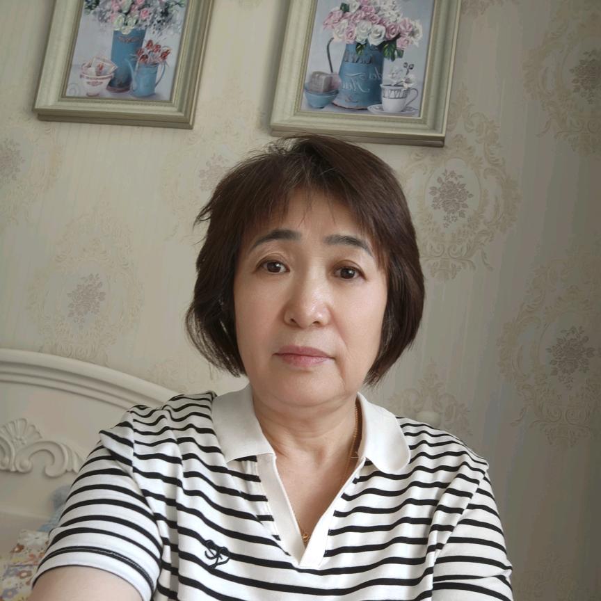 六月奶奶。