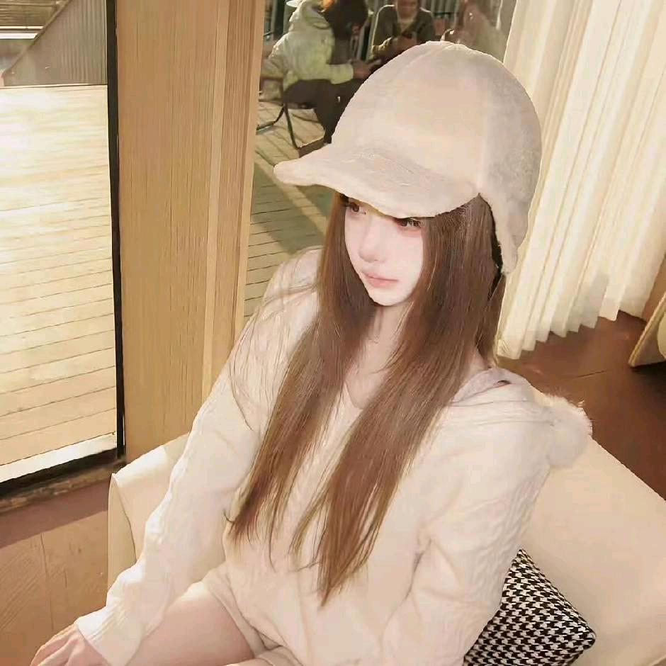 丑丑的女孩。