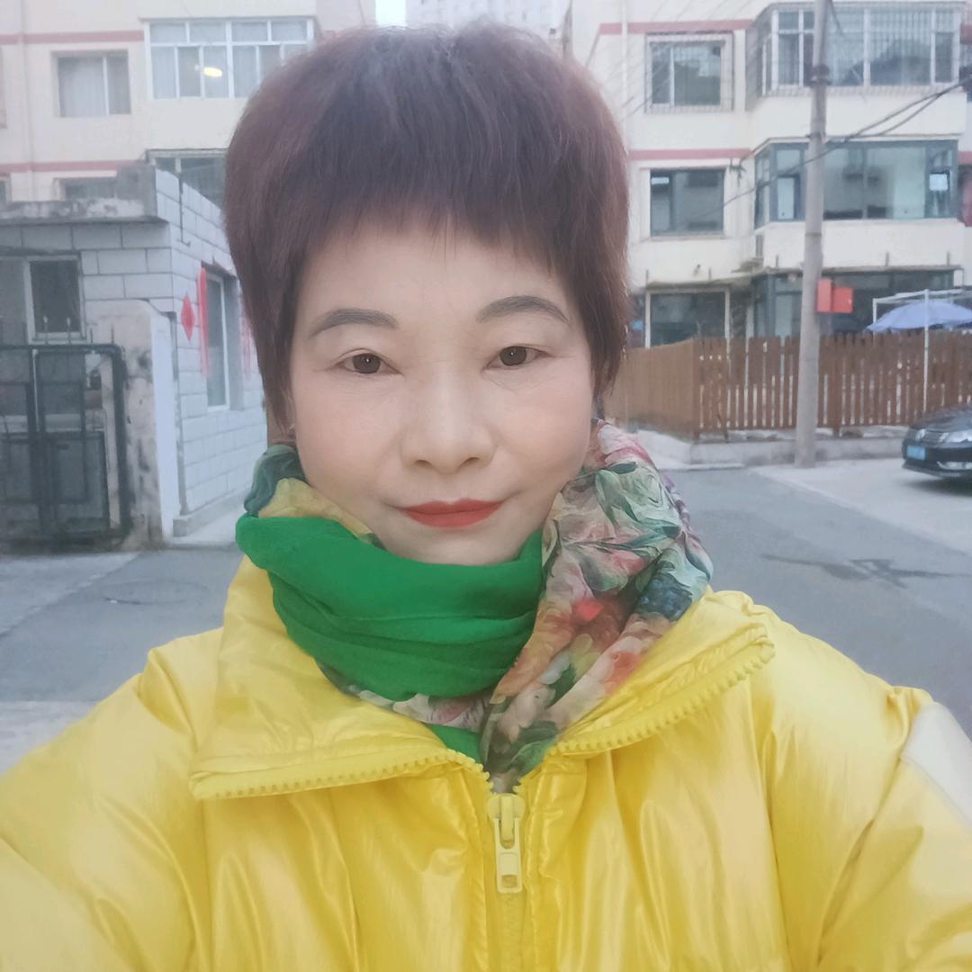 张姐，早上8点半开播，下午4点半开播