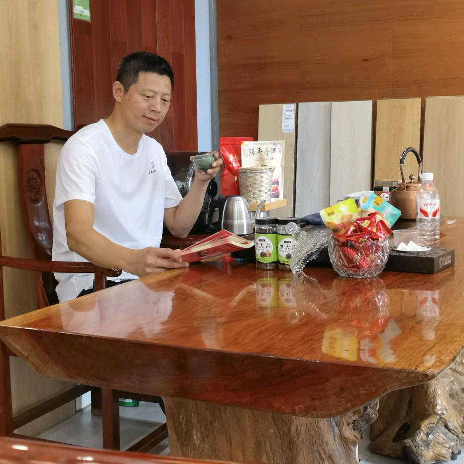 做地面材料的刘哥