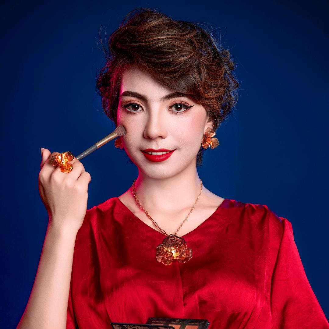 FARNAZ婚纱摄影创始人