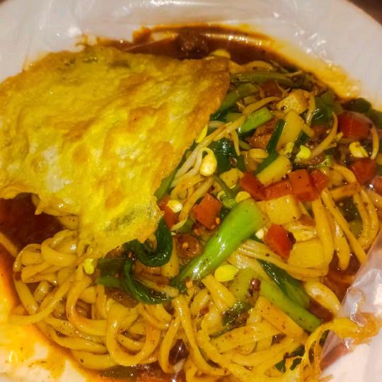 鸣犊街道手工拉条子拌面