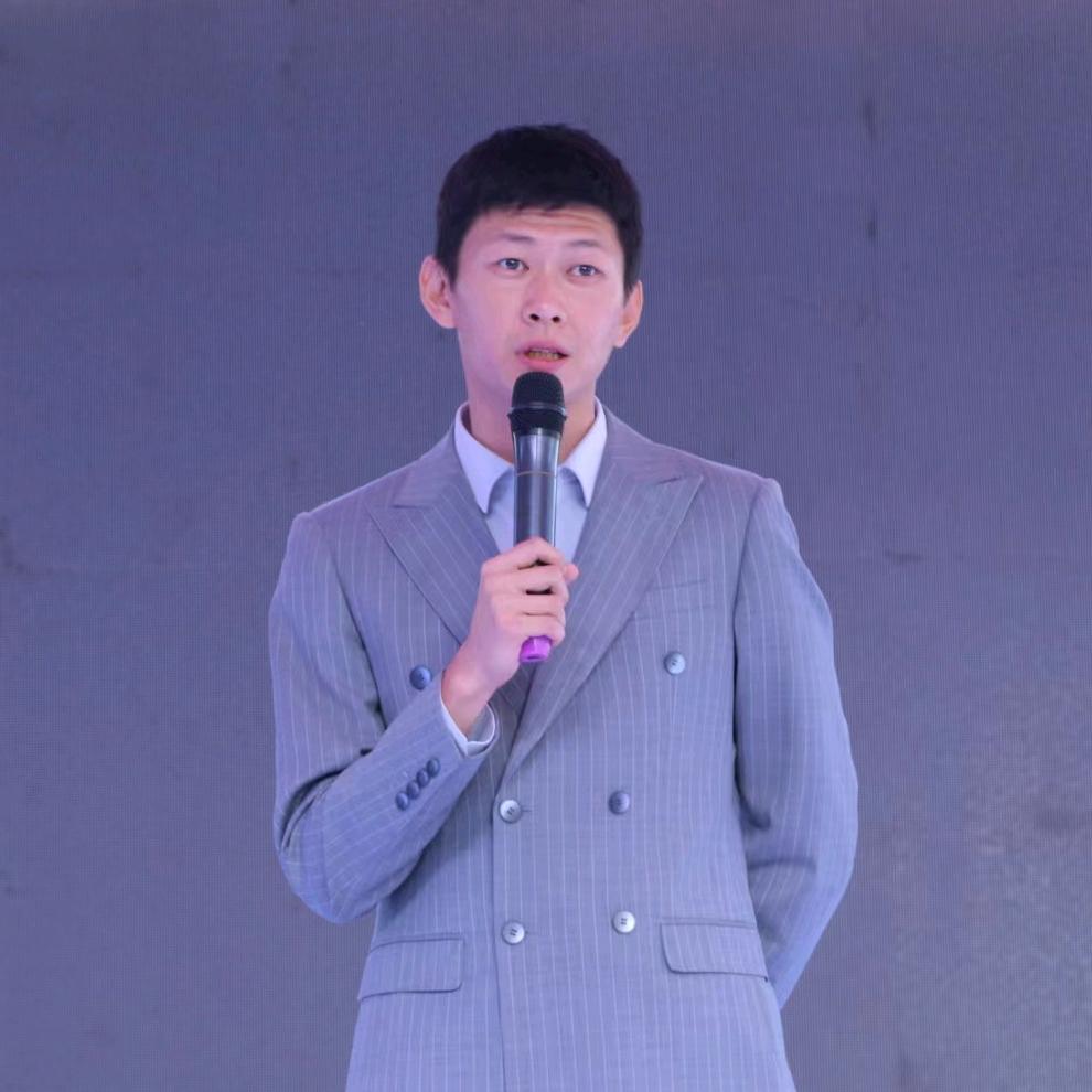 徐放.丹东教育信息集散地