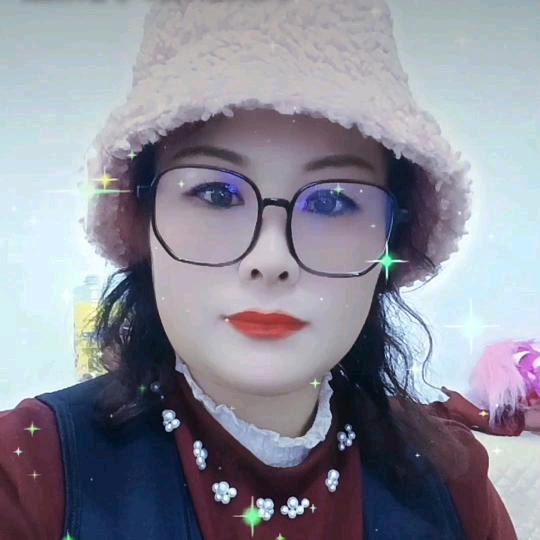 笑起来真好看。