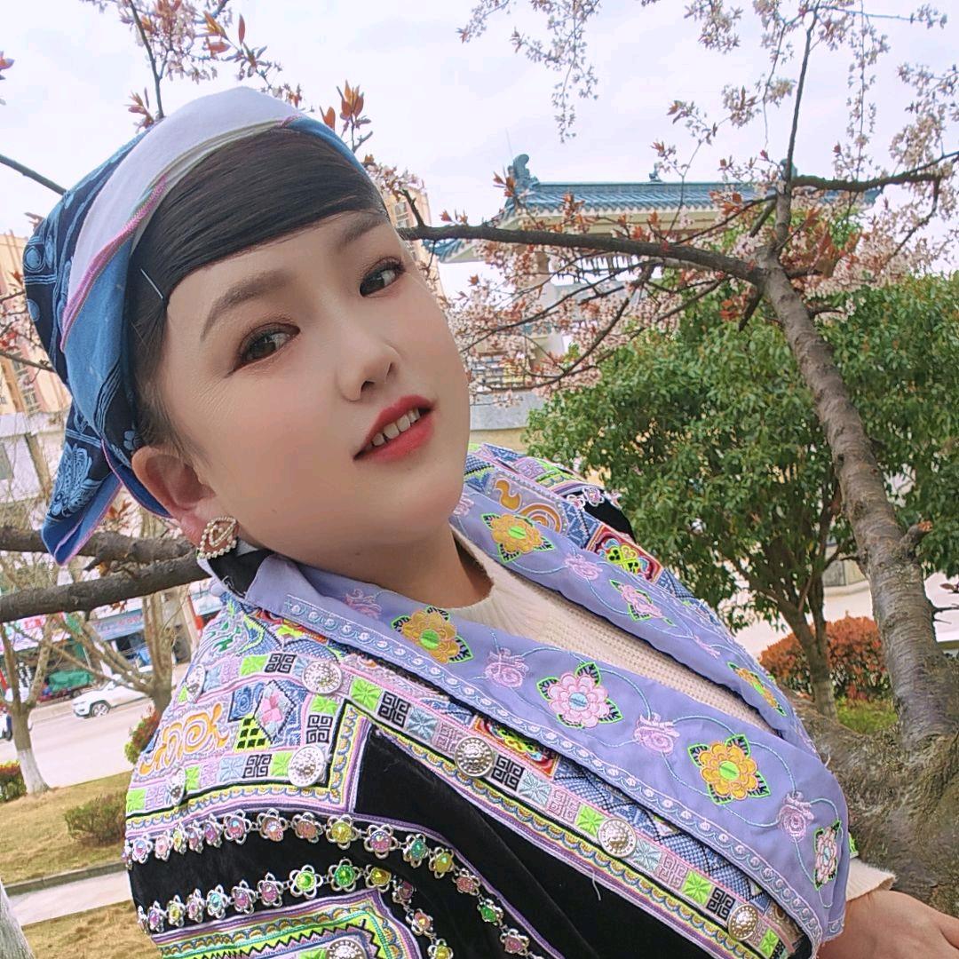 胖胖的那个女孩