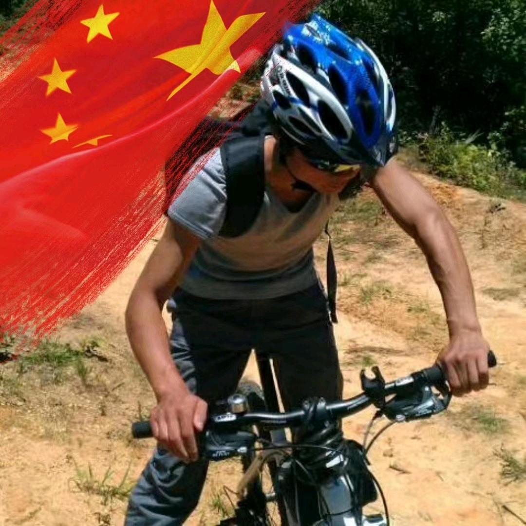 嵩悦骑行－梅里先生