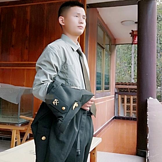 曾经的迷彩身影