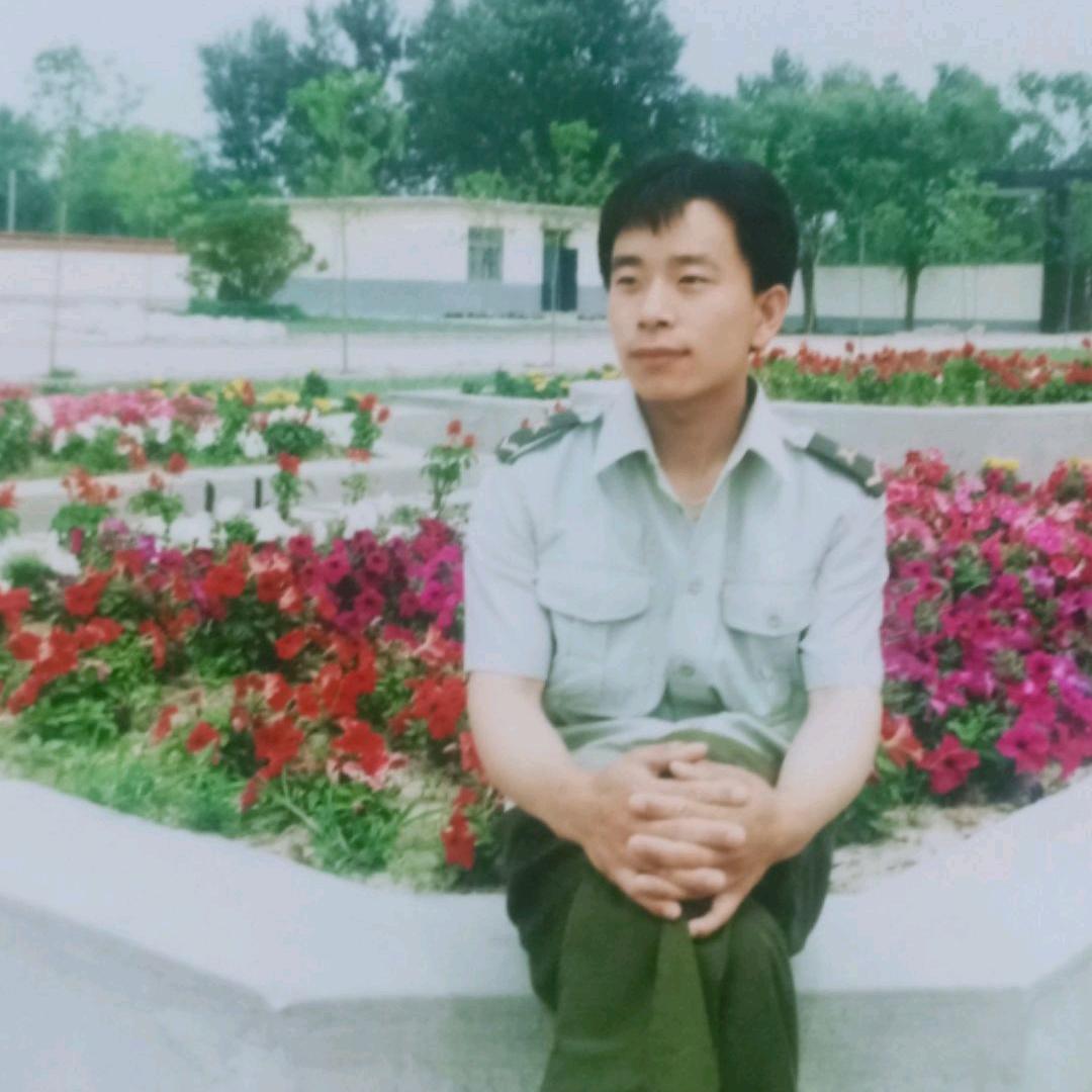 李记打卤面，啤酒鸭火锅，麻辣鱼。各种炒菜