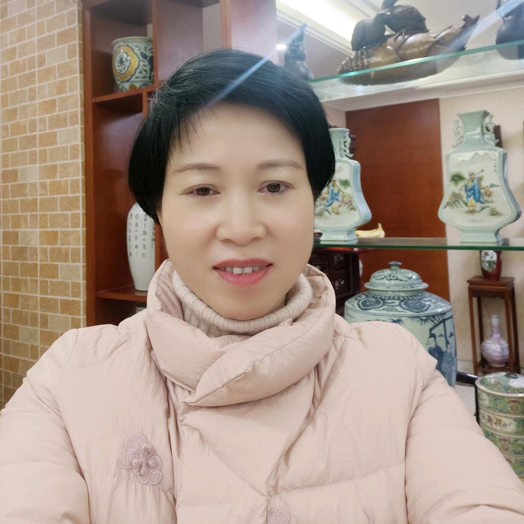 陈镜伊