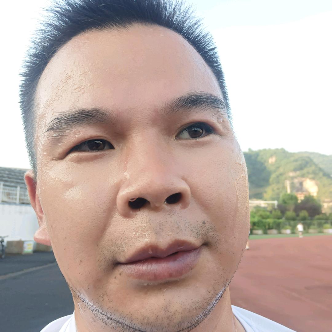绥阳摩登窗帘☞王材华（璐源贵州银行后面）