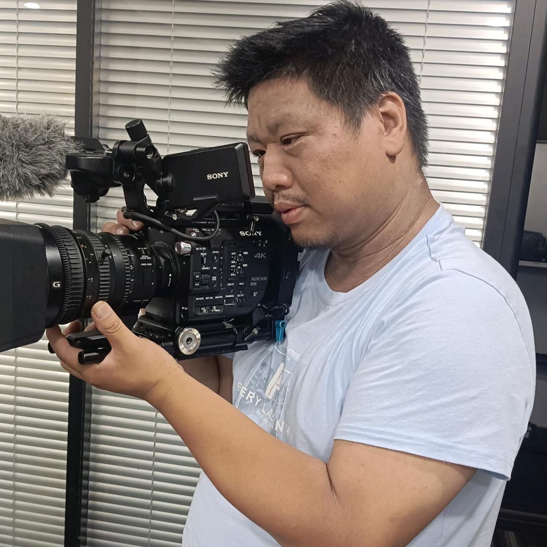 互广传媒摄像大黑熊