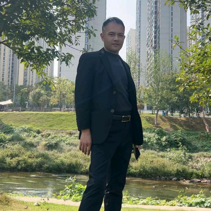 相信自己。爱自己，