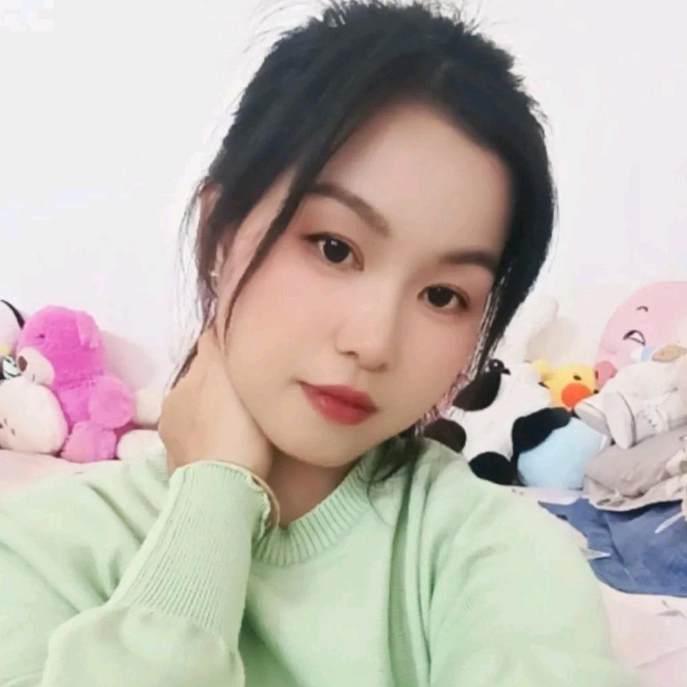 阿英。