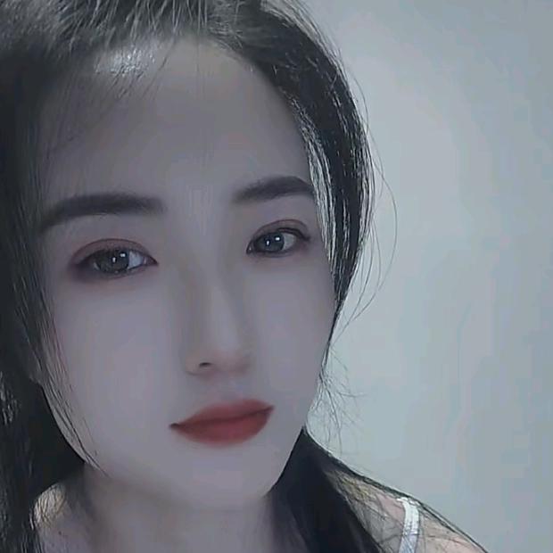 欣欣.