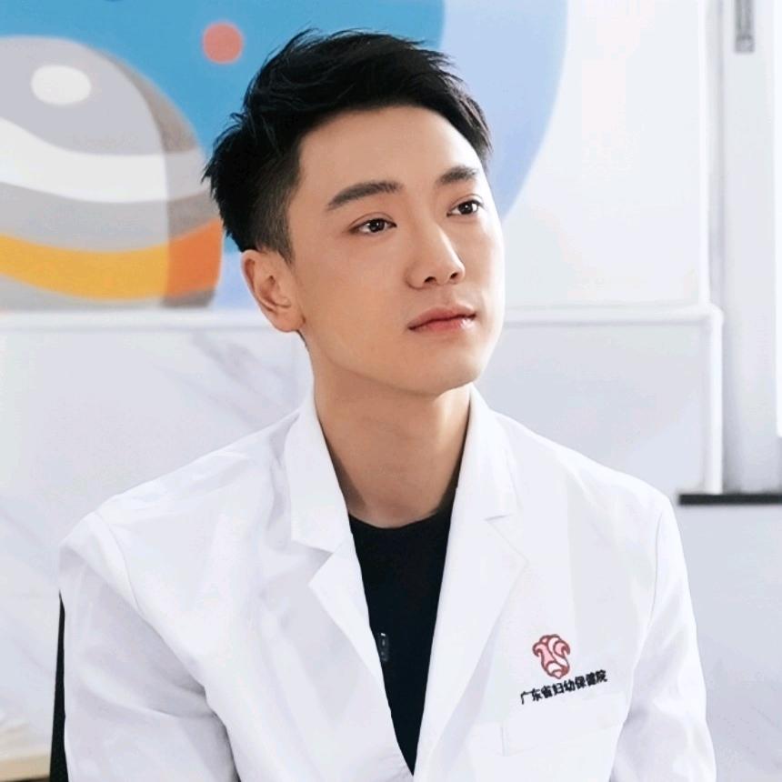 儿保科梁德懿医生