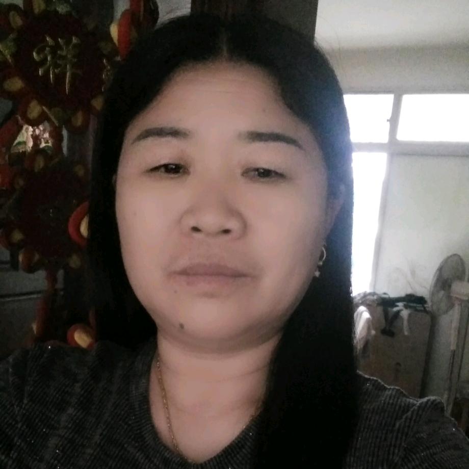 飞翔的白鸽