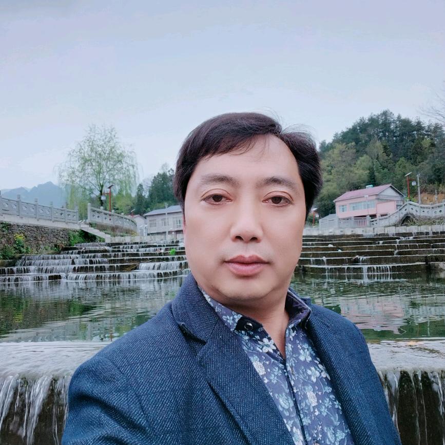 宏哥提供包车服务