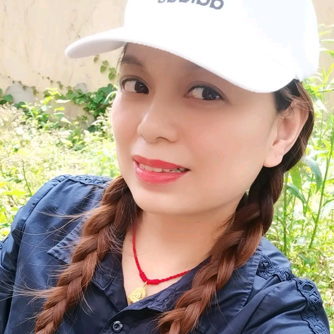诗诗，