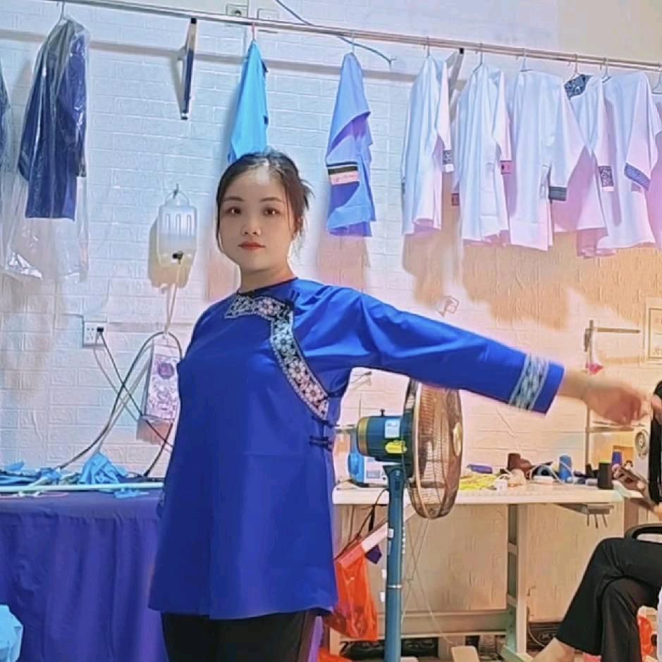 少数民族服装店