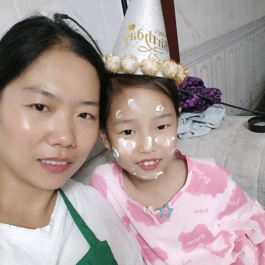 王果果…………
