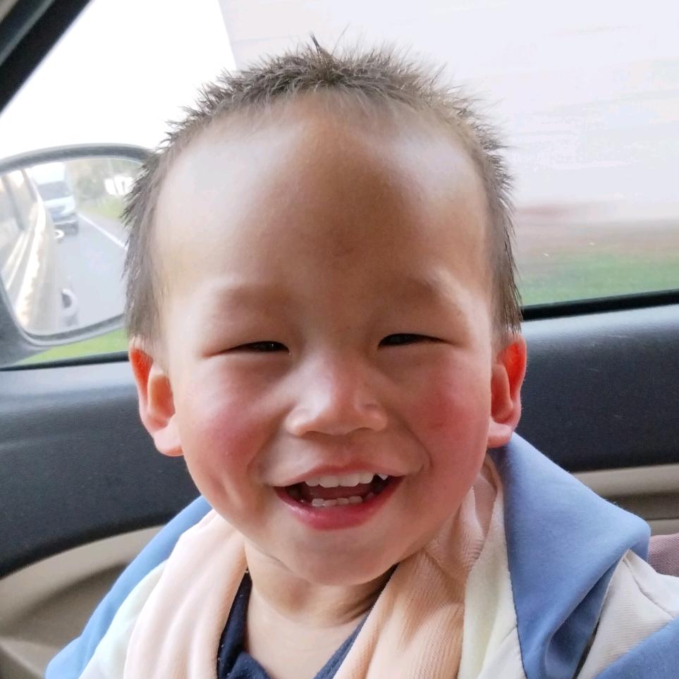 宝贝健康快乐成长