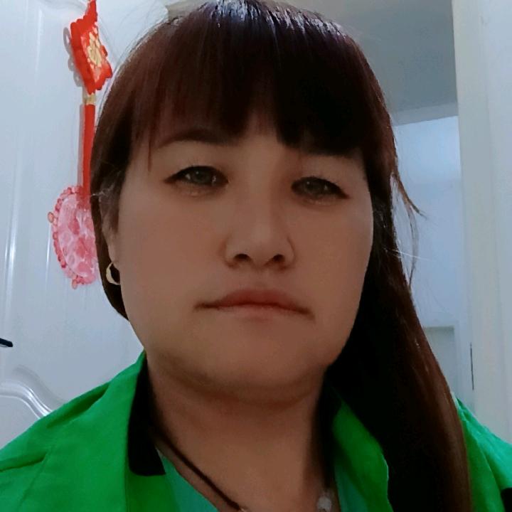 小宝可爱姑娘。