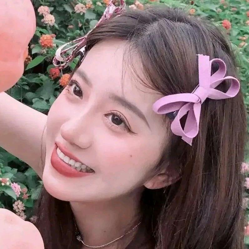 静静的看着，云云不惊