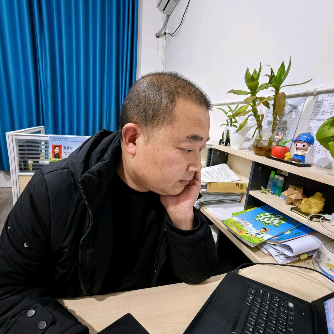 军哥哥（赞必回，拒私聊）